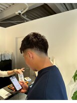 ギネス(Giness)&nbsp;刈り上げセンターパート大人フェードショート