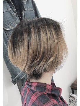 マグヘアー(Mg hair) くびれショートボブ