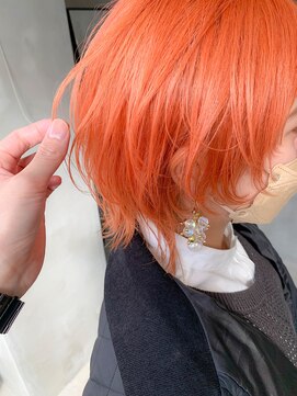 テトヘアー(teto hair) オレンジベージュ、ペールオレンジ、ウルフカット、オン眉