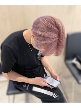 フリーラ 表参道(freera) 【センターパート】ホワイトピンクカラー★