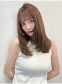 大人可愛いアッシュべージュダブルカラー美肌ミディアムレイヤー
