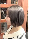 切りっぱなしボブ×グレージュ