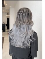 ラグーン(LAGOON)&nbsp;バレイヤージュグレージュハイライトダブルカラーケアブリーチ