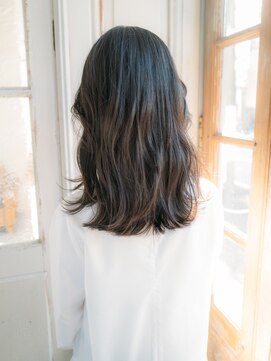 シェルク バイ シャッセ(cerc by SASE) フェミニンセミロングスタイル