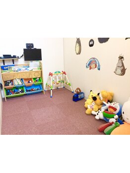 【お子様同伴可】キッズカットもお手頃プライス◎お子様と一緒にご来店もOKなので、ママも通いやすい！