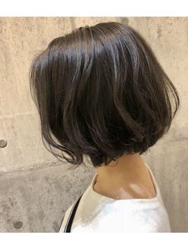 シュリット(schritt) *ダークグレー ボブ* 妹尾