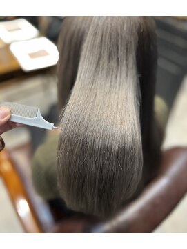 レヴィ 神楽坂(Levi) ハイトーン 透明感 ブリーチ 髪質改善 トリートメント