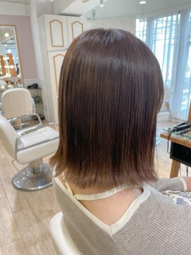 ネオリーブ チロル 横浜西口店(Neolive CiroL.) くすみベージュ　切りっぱなしボブ　ボブルフ　小顔