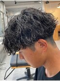 波巻きパーマセンターパートツイストスパイラルパーマ刈り上げ