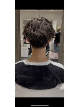 ミリ(milli Produce by ITAKURA) ツイストスパイラルパーマ