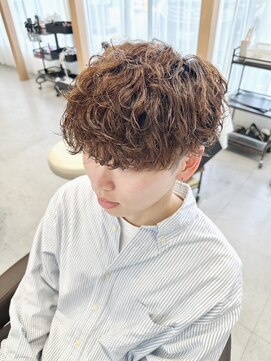 エン(eNN) 10代20代人気メンズパーマ・波巻きスパイラル・眉毛