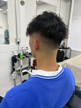 ラフカッターズZ 町田店 スペインカール【町田/理容室/床屋/顔剃り/シェービング】