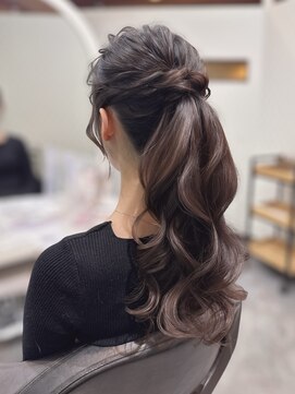 ラニシス ヘアー(Lanisis Hair) ゆるっと大人ポニーテール