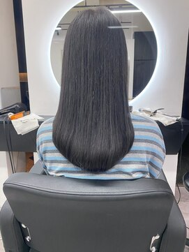 グランドライン(GRAND LINE) 《GRANDLINE友田千栄》トリートメントで艶々ストレートロング