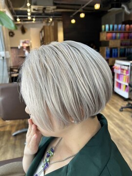 ロダット 横浜(LODAT by little) ショートボブ×ホワイトベージュ【LODAT横浜】