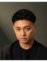ゼロスバーバー(0's BARBER SHOP) 束感黒髪テーパーフェード人気流行清潔感メンズ