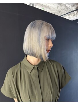 アフィナー 新宿(Afinar) 黒髪からWブリーチで大変身！！