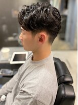 フランクスバーバー アンド ビアークラブ(FRANK'S BARBER and BEER CLUB)&nbsp;サイドグラデーション韓国マッシュランダムパーマフェードカット