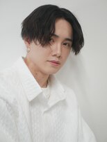 イーラ(era)&nbsp;センターパート黒髪刈り上げ緩めスパイラルパーマ