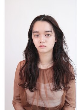 クーラアオヤマ(Cura Aoyama) コテ巻き風ロングパーマ