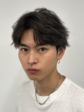 レタッチバイフィフス(RETOUCH by fifth) 自然な毛流れでラフにキマるセンターパート×ニュアンスパーマ