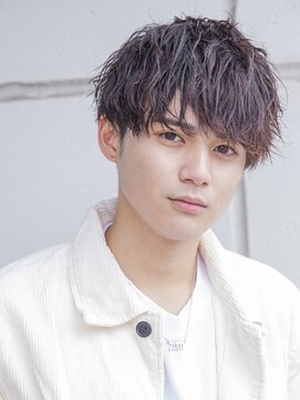 シティ(CITY) 小久保styleフェザーパーマグレーブルーカラー刈り上げショート