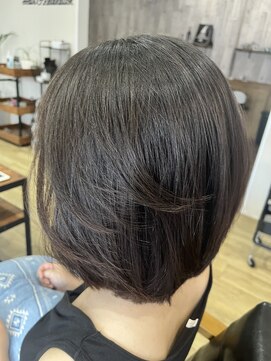 ルーフ ヘア アンド リラクション(RooF Hair and Relaxation) レイヤーボブ