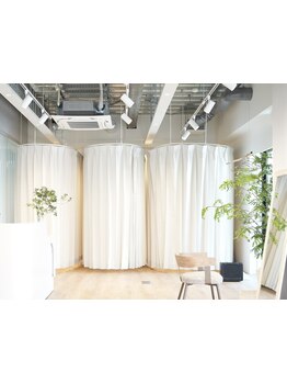 【名駅徒歩1分/早朝予約◎】名古屋駅/地下鉄1番出口徒歩1分◇ヘアセット/ヘアメイク専門サロン☆早朝予約◎