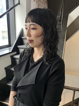 ショートバング　スパイラルパーマ