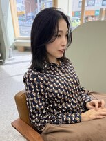 イム(yim)&nbsp;暗髪で大人な外はねボブ