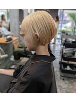 ローハ アゲオ(Lowha -ageo-)&nbsp;【1ブリーチで魅せる】透明感ハイトーンショート