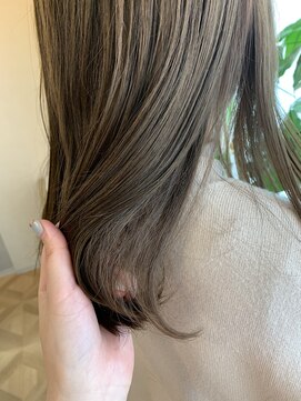 インビテーション(invitation) オリーブベージュ