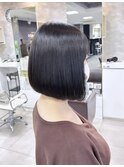 暗めカラー×ブリーチなしボブ