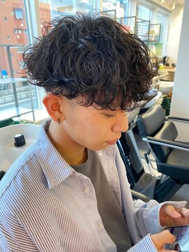 ウェイビーエフティフィフス 横浜西口(WAVEY ft.fifth) 波巻きスパイラルツイストスパイラルパーママッシュメンズヘア