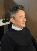 40代50代60代白髪を生かすビジネスショート