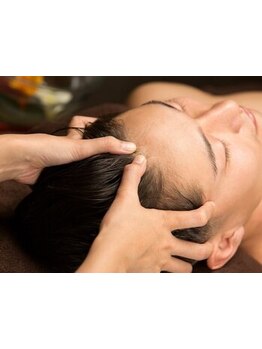 【Men's】日頃の疲れを癒すこだわりの極上Men'sヘッドスパ♪プロによる本格的なケアで汚れもスッキリ！