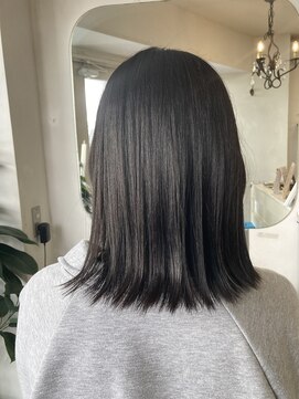 アミュレ(Amule) 透明感グレージュ地毛風カラー外ハネミディアム梅ヶ丘美容室