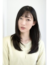 セラ バイ ユーレルム(SerA by U-REALM) 大人レイヤーロング 担当 森