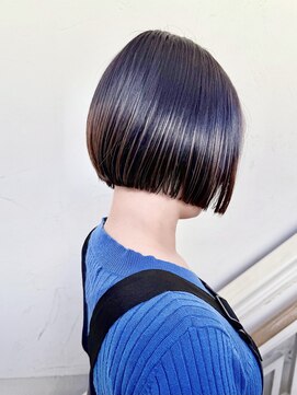 モリオ フロム ロンドン 成増店 【morio成増 セリザワ】ぱっつんボブ プレイングカラー