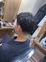フォーコーナーズ(Four Corners)&nbsp;スキンフェードツーブロック刈り上げジェットモヒカンマンバン