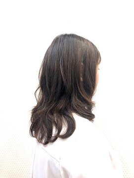 クオリス 上福岡店(QUALIS) くびれヘア/ウルフレイヤー/前上がり/ロング/30代40代50代