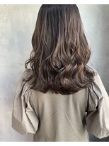 キチ(kichi.)&nbsp;[kichi.] セミロング×カーキグレージュ