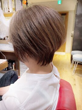 ヘアサロン アティリー(Hair Salon Attirer) 西梅田/ボブ/グレーベージュ/白髪ぼかし【Attirer飯田裕之】