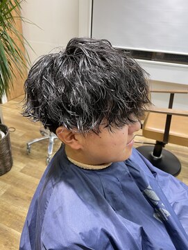 ネイビー(NAVY) メンズパーマで人気の波ウエーブパーマ+ツイストスパイラル