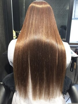 エル ブランシュ elle blanche 〈縮毛矯正〉手で乾かすだけ サラサラストレート