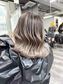 レディアル 大宮(REDEAL ope.) ホワイトバレイヤージュ