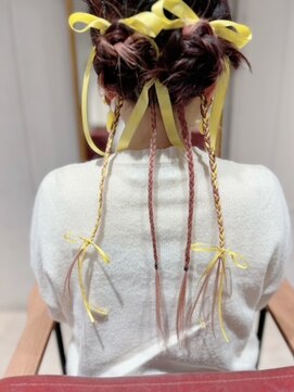 リンカラン ルリエ(LINGKARAN Relier) 三つ編みアレンジ