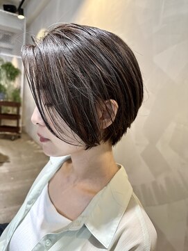 ヒース 姪浜(Heath) 【Heath】ハイライト くびれショート 白髪ぼかし 20代30代40代