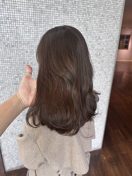 ティア(Tia.) ミディアム/グレージュ/韓国風/髪質改善トリートメント/縮毛矯正