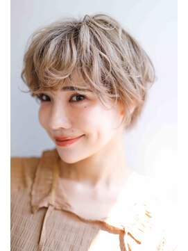 ムウ 難波(MOU) マッシュショートボブルフ黒髪ネビージュ小顔ワンレン20代30代